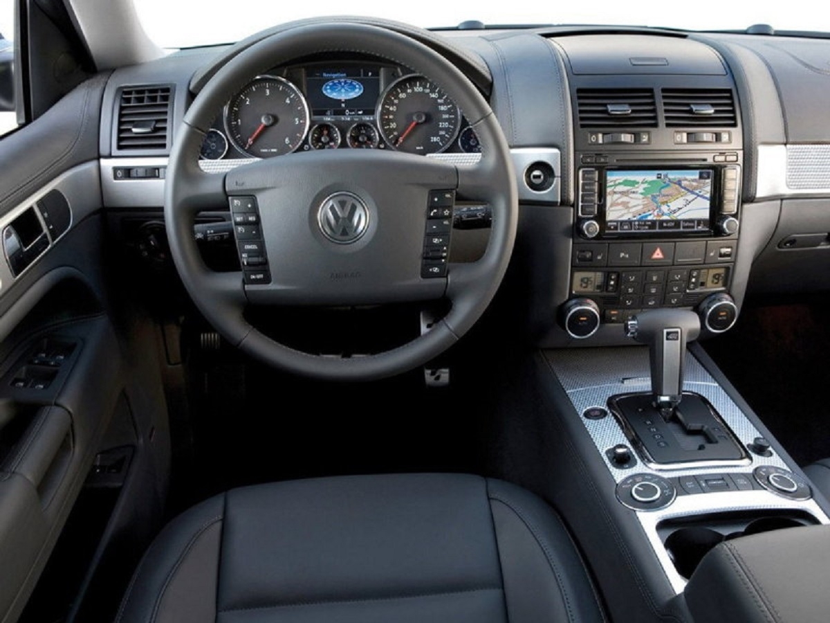 Фото Volkswagen Touareg 2008 года выпуска